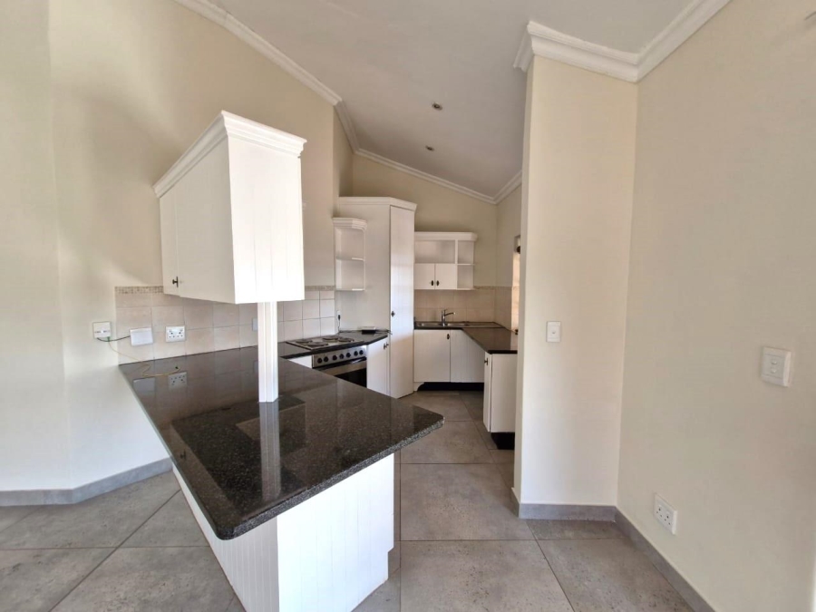To Let 3 Bedroom Property for Rent in Meerhof North West
